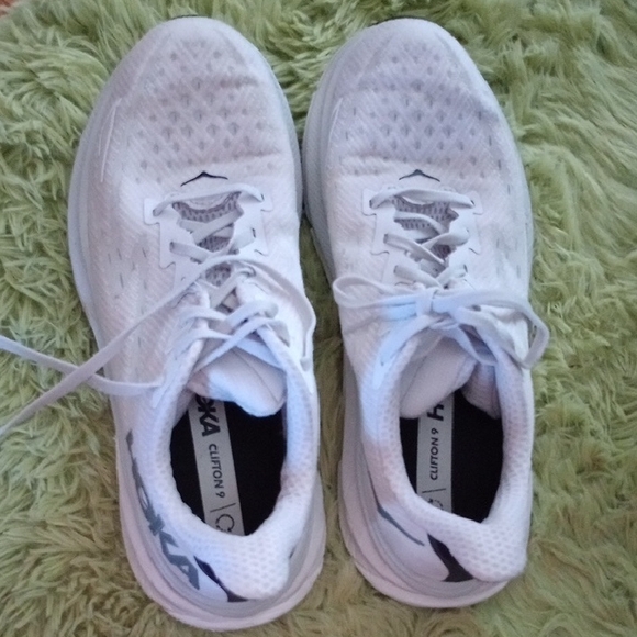 Hoka Men's White and Silver Clifton 9 Sneakers